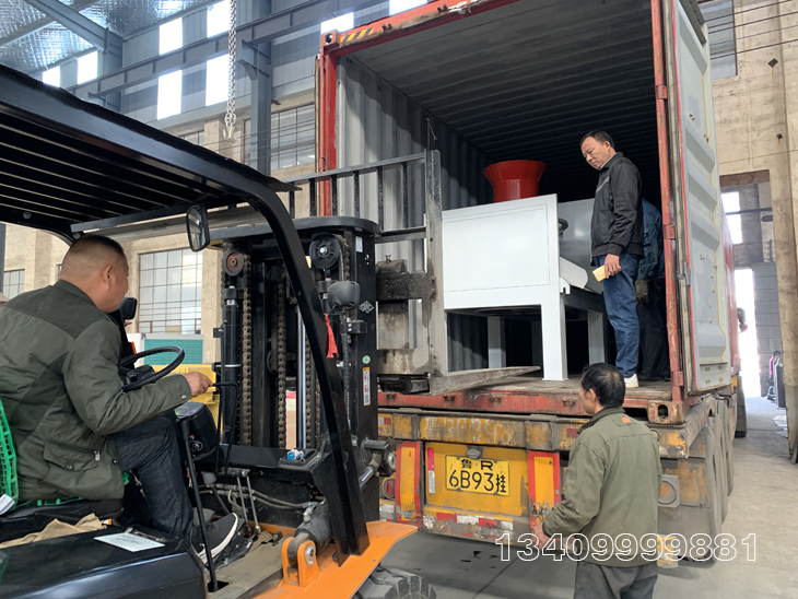 秸稈壓塊機裝車 秸稈壓塊機裝車